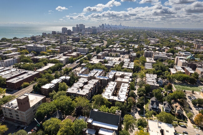 Aerial Photo - 1437-1445 W Greenleaf Ave