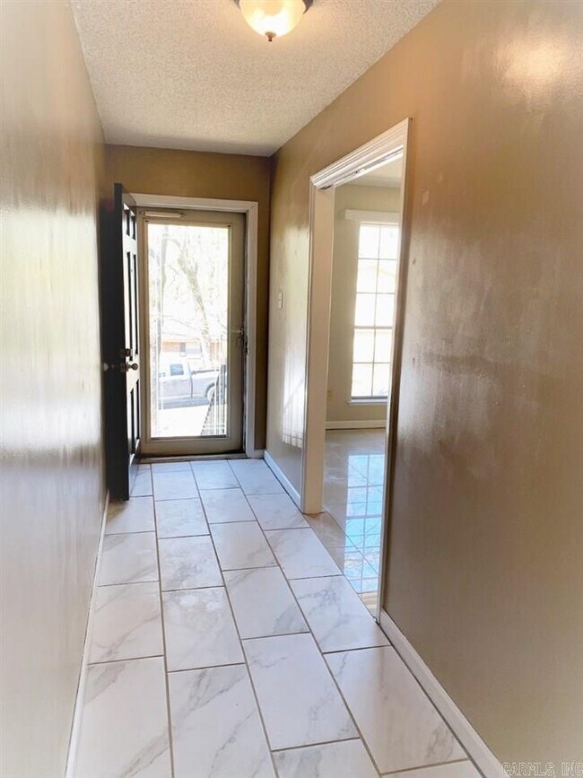 Building Photo - 12415 Pleasant View Dr