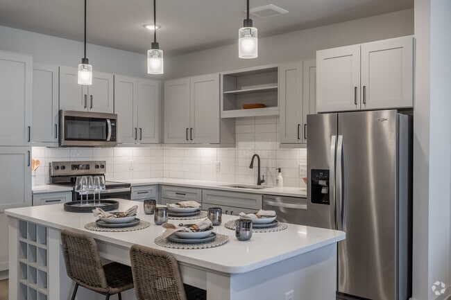 1BR, 1BA - 791SF - Kitchen - Solstice at June Lake