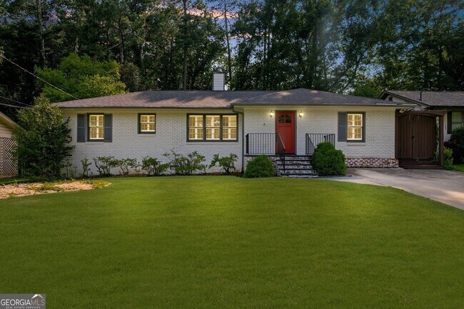 Foto del edificio - 1911 Fairway Cir NE