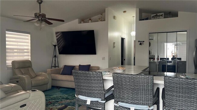 Foto del edificio - 1077 Nettles Blvd