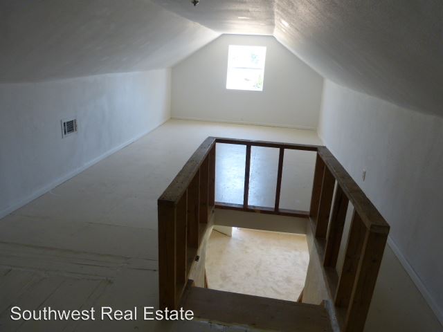 Building Photo - 808 N Walnut St