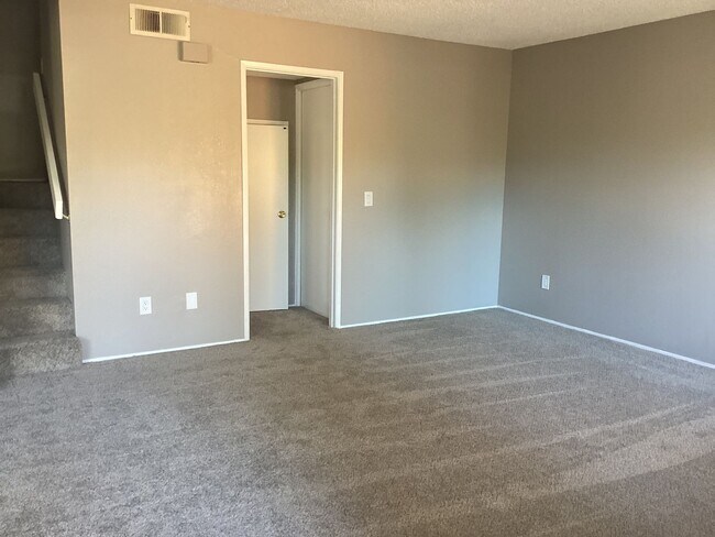 Foto del edificio - 4222 Topsail Ct