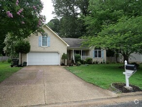 Building Photo - 113 Runaway Ln