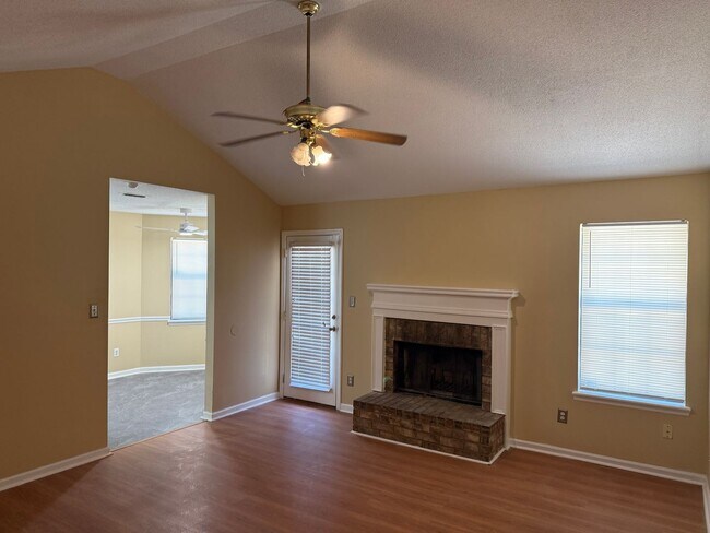 Building Photo - 2962 Bridgeport Dr