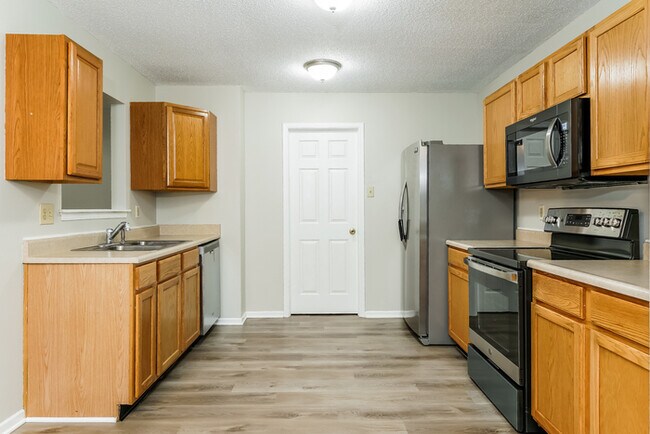 Foto del edificio - 13193 N Brick Chapel Dr
