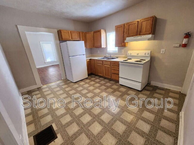 Building Photo - 233 S Lincoln St