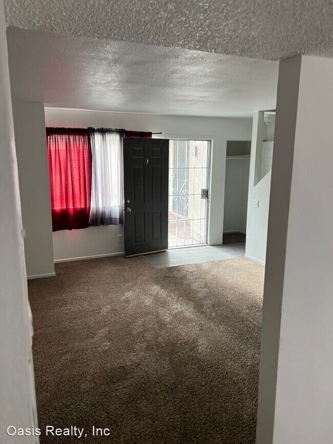 Foto del edificio - 3 br, 2.5 bath House - 204 N. Bruce St. #C