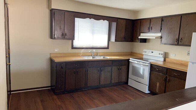 Foto del edificio - 16640 Crescent Ave