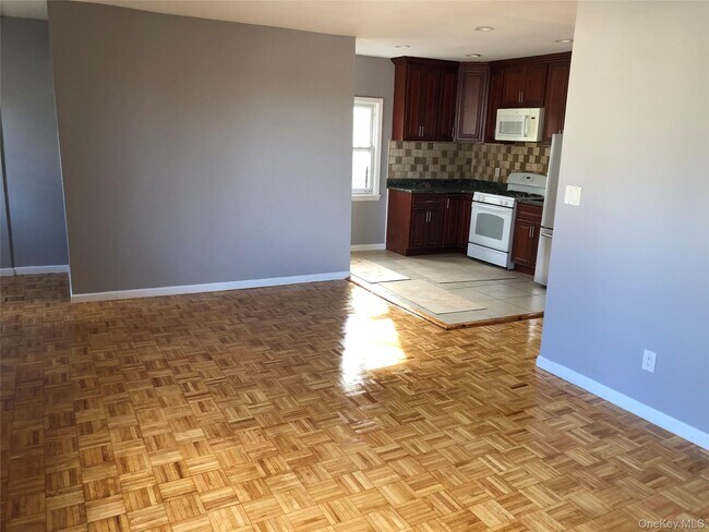 Foto del edificio - 231-10 145th Ave