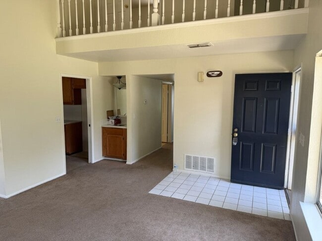 Foto del edificio - Modern 3 Bedroom Condo w/ Garage Vacaville...