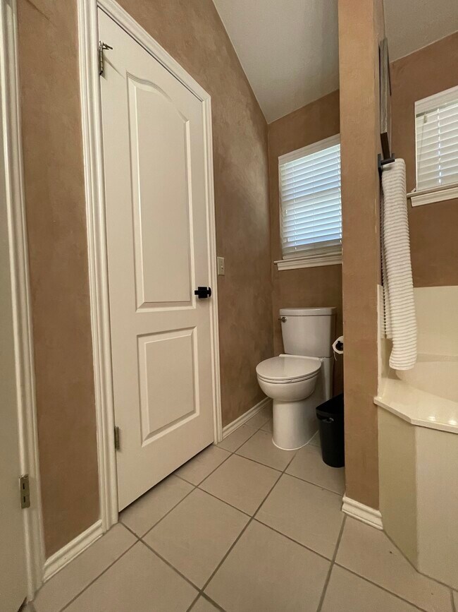 Building Photo - 13007 Tantivy Dr