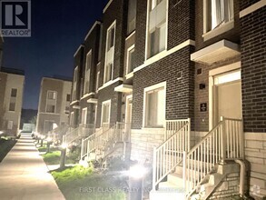 Building Photo - 11-111 Almond Blossom Mews
