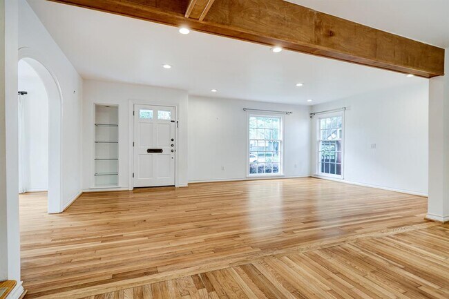 Foto del edificio - 2211 Swift Blvd