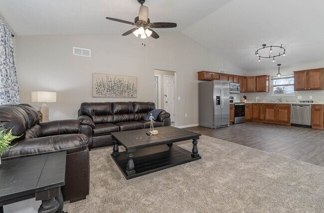 Foto del edificio - BRAND NEW Home away from Home among the Nook