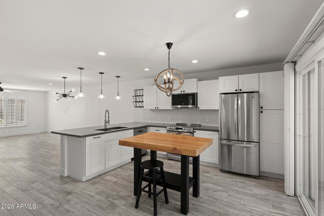 Building Photo - 8348 E Solano Dr