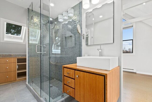 Building Photo - 4725 53rd Ave S