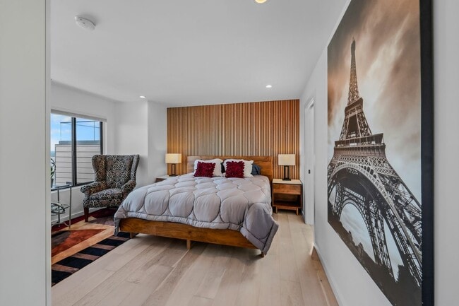 Building Photo - Tastefully Furnished Penthouse in North Be...