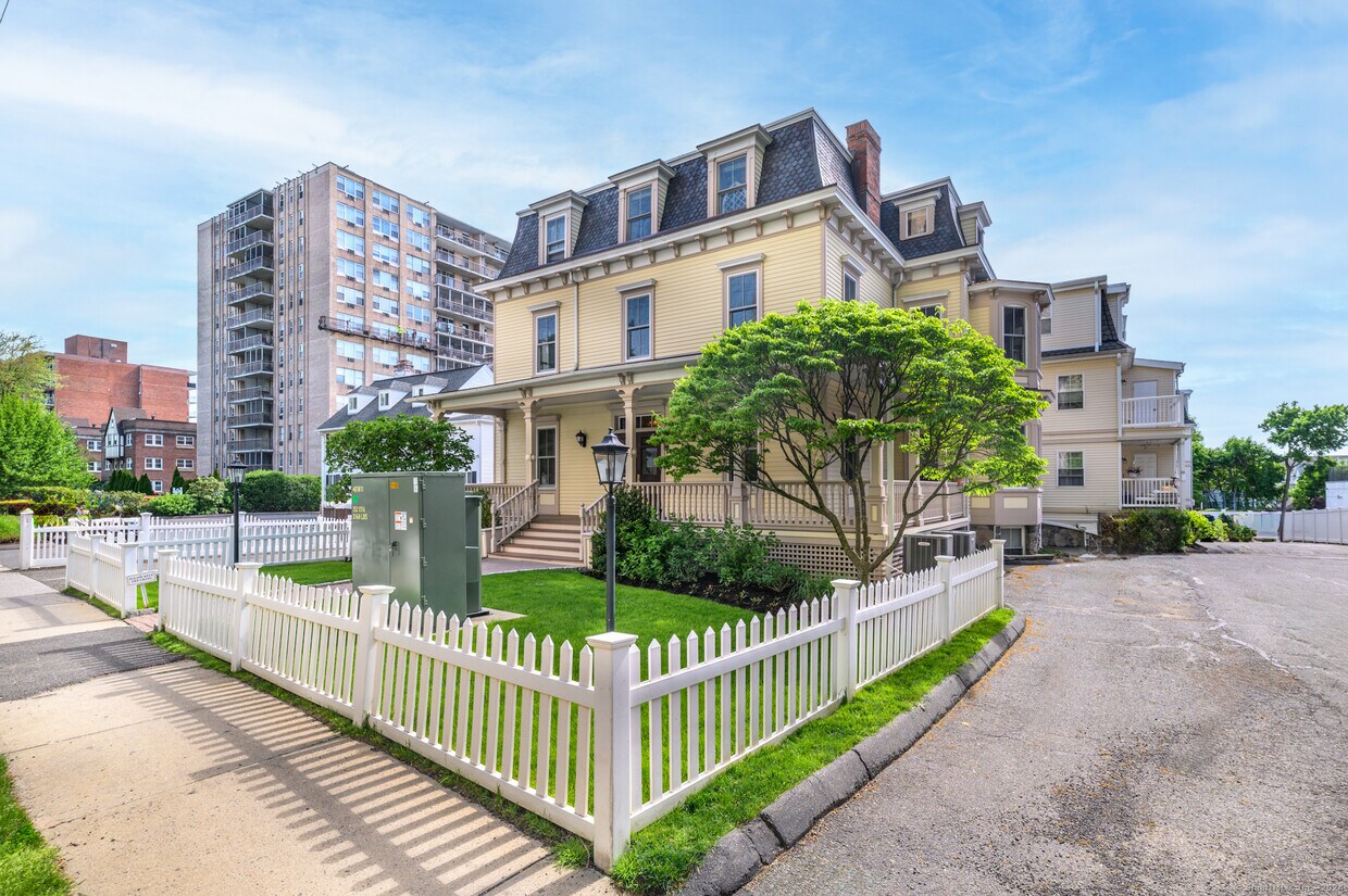 Foto principal - 49 Glenbrook Rd