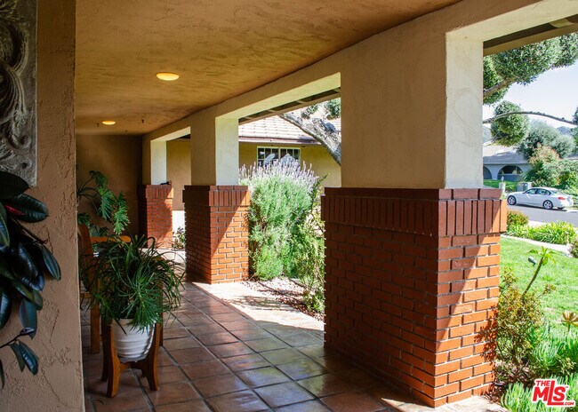 Building Photo - 15845 Condor Ridge Rd