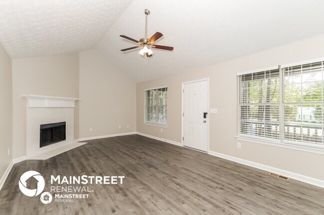 Foto del edificio - 411 Grove Pointe Ct