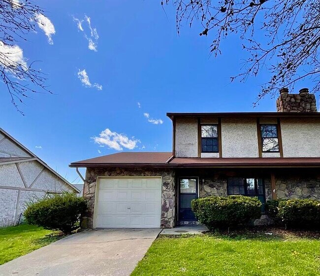 Building Photo - 619 Plankway Dr