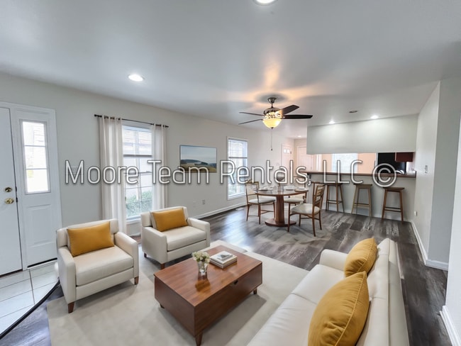 Building Photo - Turnabout Lane Duplex