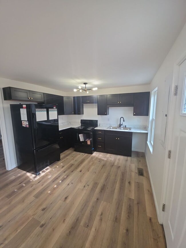 Building Photo - Cozy Newly Remodeled 2-Bedroom Single-Level Home Near TTU