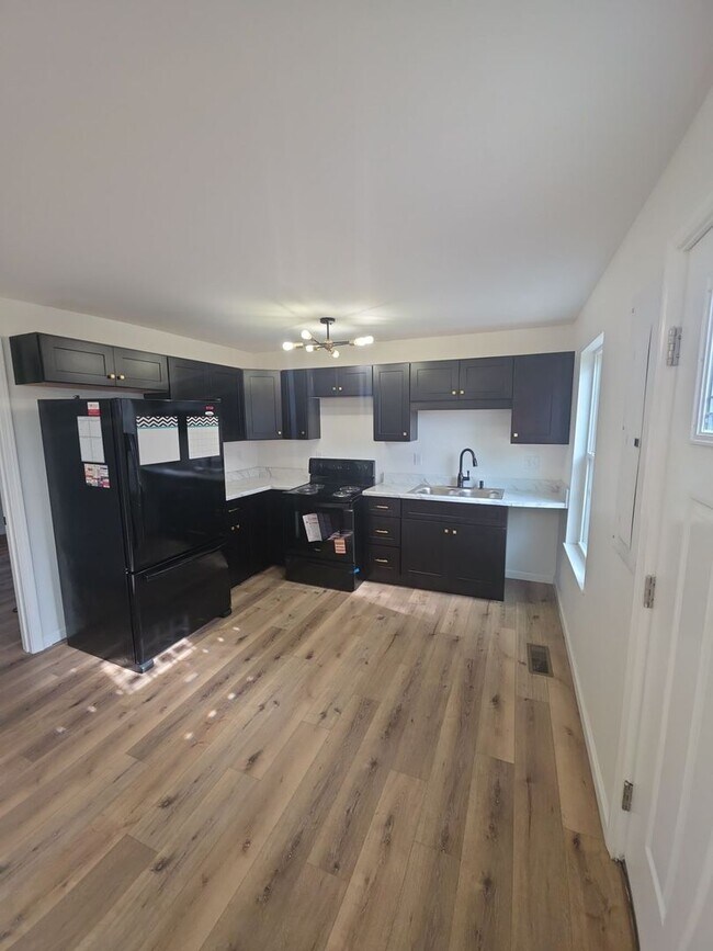 Foto del edificio - Cozy Newly Remodeled 2-Bedroom Single-Level Home Near TTU