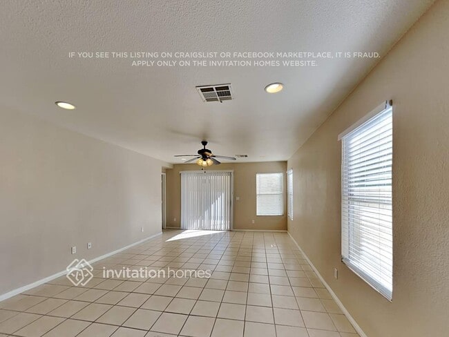 Foto del edificio - 7920 N Willow Pines Pl
