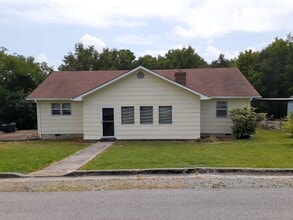 Building Photo - 105 Bryson St