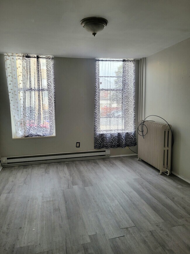 Foto del edificio - 120 N 3rd Ave