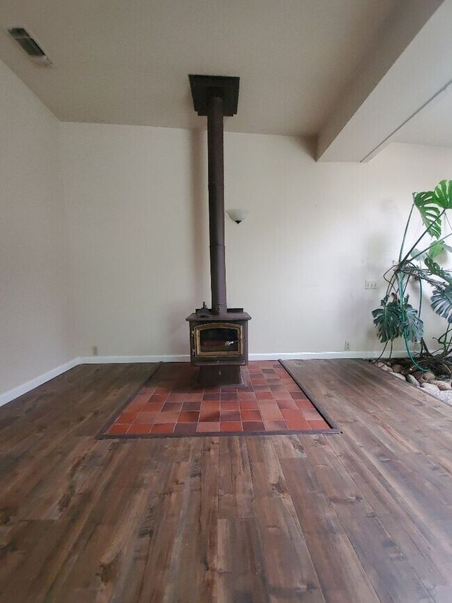 Building Photo - Professionally managed by Titan Property M...