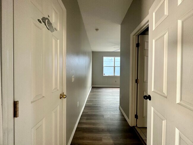 Foto del edificio - 165 Sand Ridge Dr