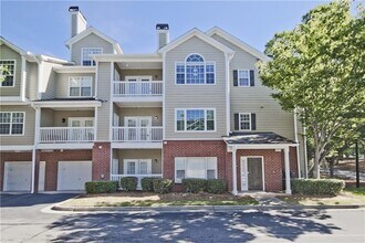 Building Photo - 8102 Woodland Ln