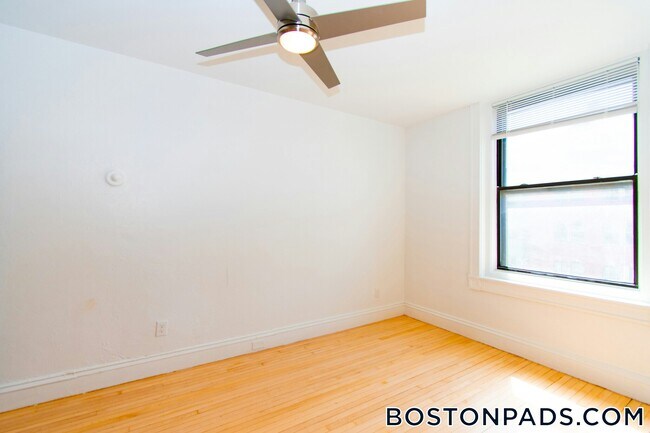 Building Photo - 91 Westland Ave