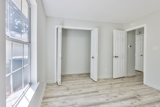 Building Photo - 2914 Temperance Dr