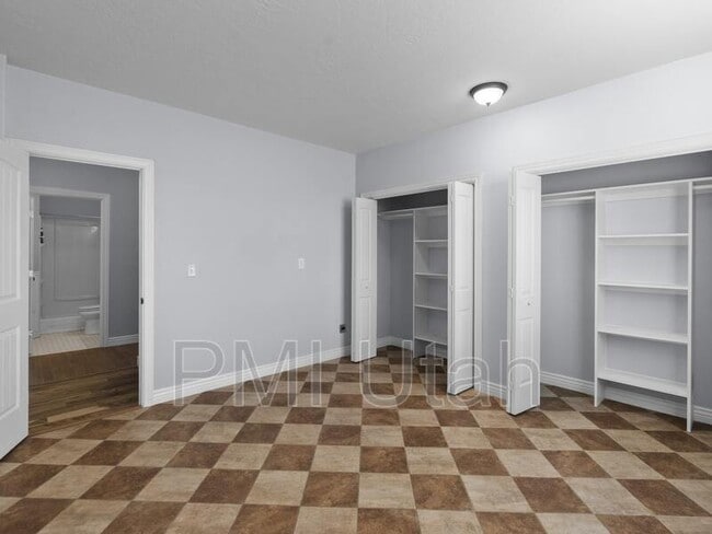 Building Photo - 9048 N Clubhouse Ln