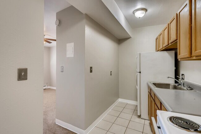 Building Photo - 5540 S Sherman St