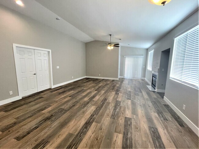 Building Photo - 9684 Flying Eagle Ln