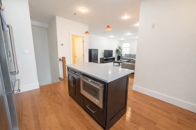 Photo - 9 Montague St Townhome