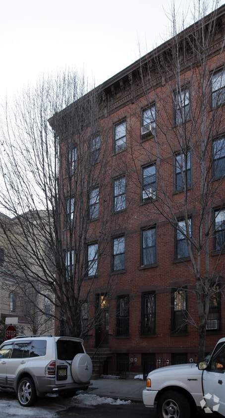 Building Photo - 225 3rd St