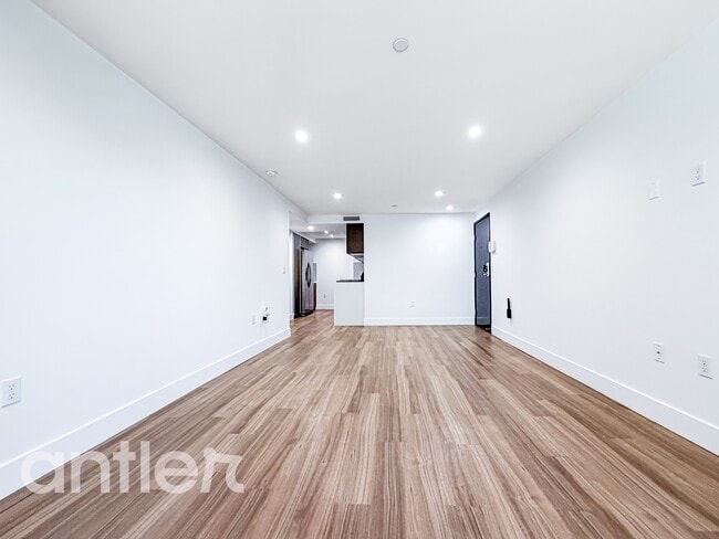 Foto del edificio - 1538 Purdue Ave