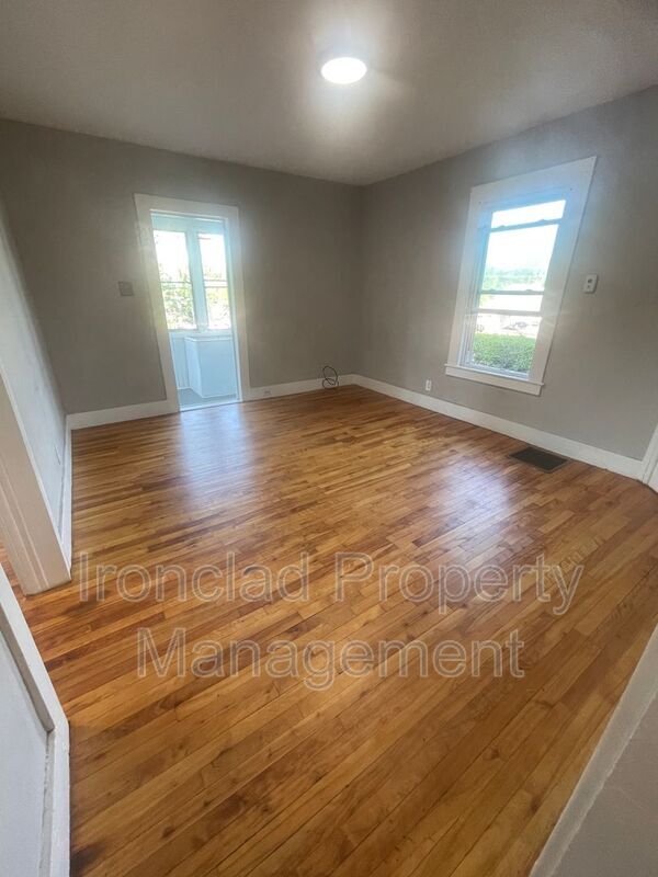 231 Burlington Ave Unit Floor 2, Bristol, CT 06010 Condo for Rent in