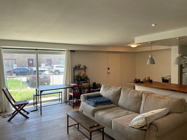 Building Photo - 1321 I St NE