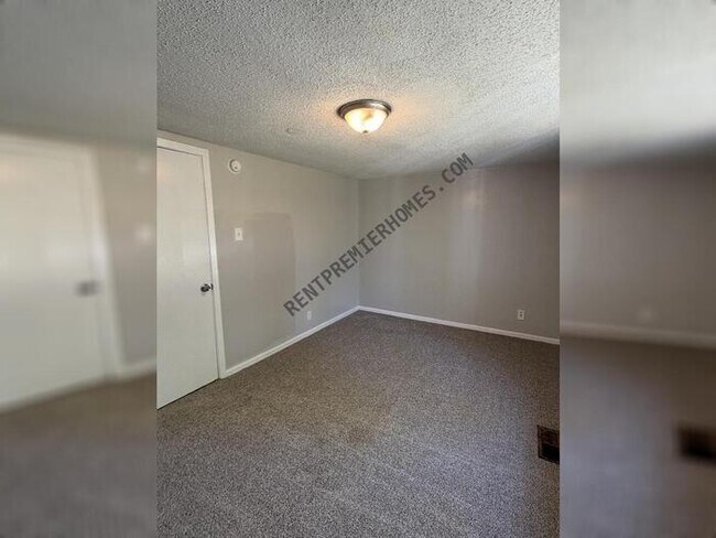 Foto del edificio - 1015 Oakwood