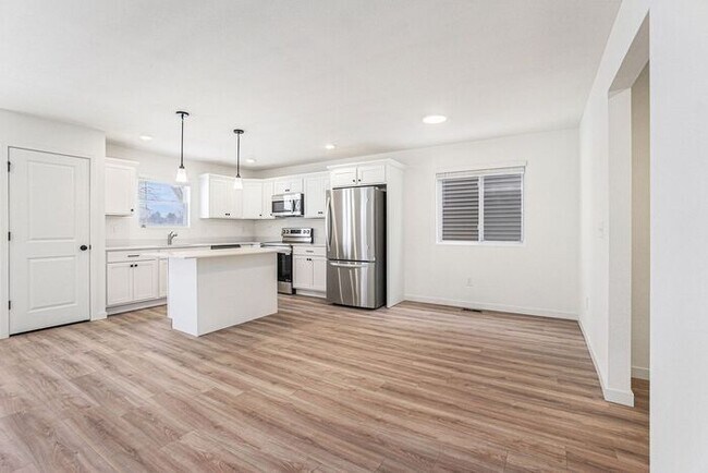 Building Photo - Get 50% off your first month’s rent when you apply by February 28th! Limited time only. Restricti...