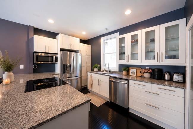 Building Photo - 1414 Xerxes Ave N