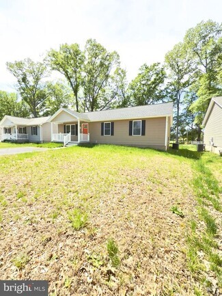 Building Photo - 65 Oak Ln