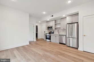 Building Photo - 367 W Hortter St